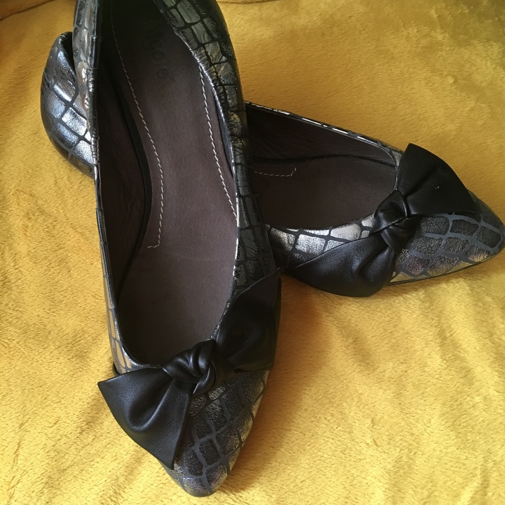 Metallic Silver and black Flats